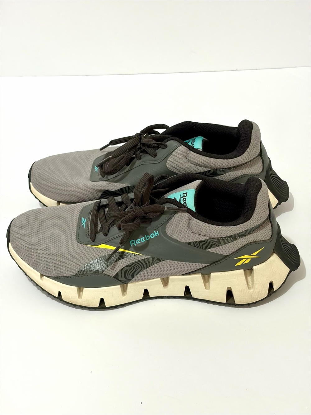Reebok Zig Dynamica STR unisex sneakers in a grey 3 Vintage Chalk grey 5
